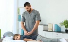 الأقسام الدراسية للعلاج الطبيعي ومجالات عمله