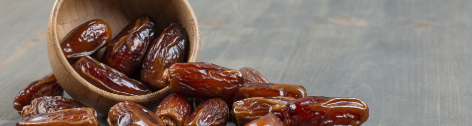 20 فائدة لتمور العجوة عند تناولها على الريق